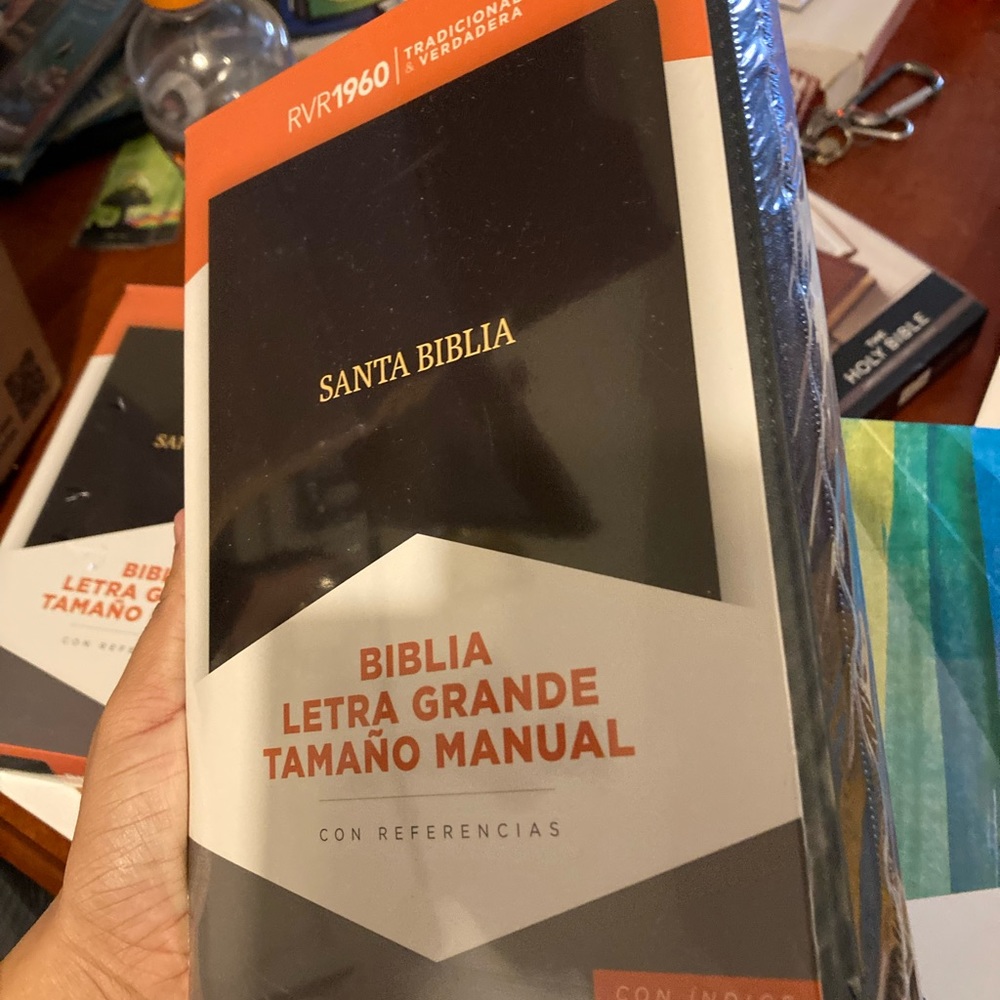 Biblias y diccionarios y mucho mas - Picture 4 of 6